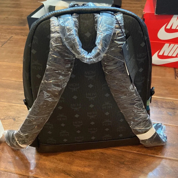 MCM Stark Medium Black Backpack NWT - Picture 9 of 16